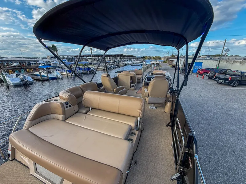 Slide: The Image of Harris Grand Mariner 230 2019 - 17