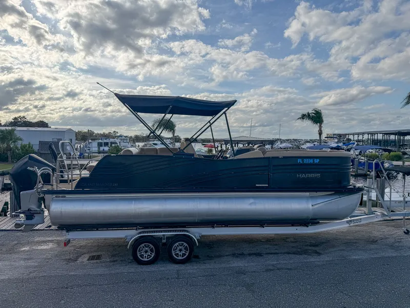 Slide: The Image of Harris Grand Mariner 230 2019 - 18