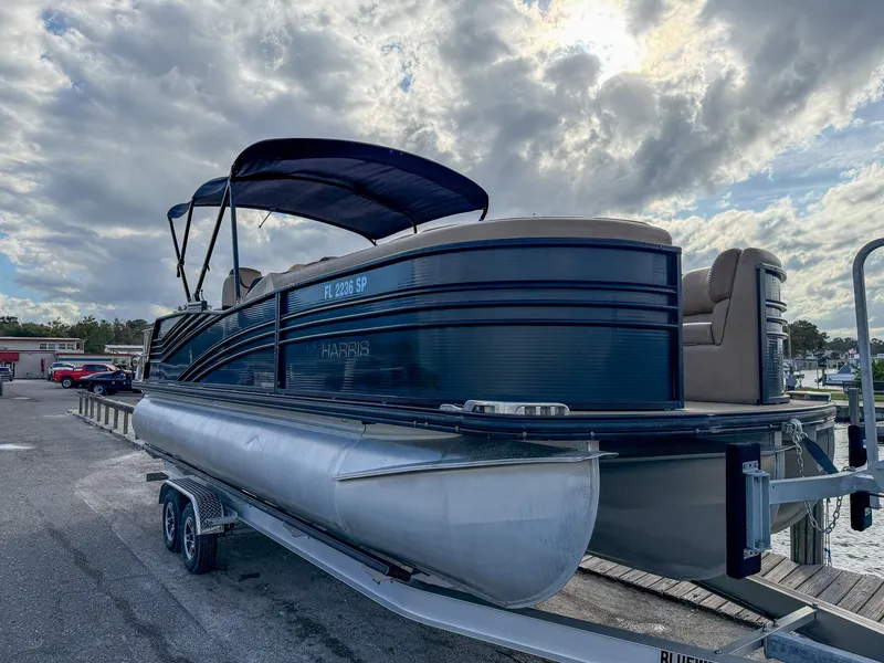 Slide: The Image of Harris Grand Mariner 230 2019 - 4