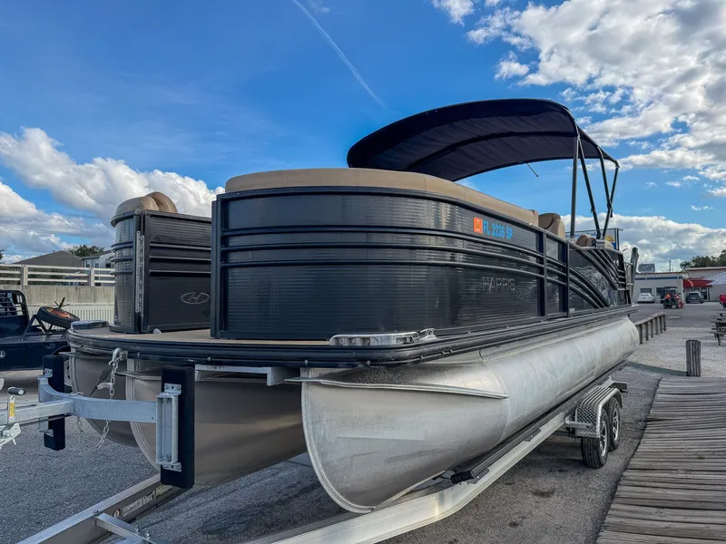 Slide: The Image of Harris Grand Mariner 230 2019 - 5