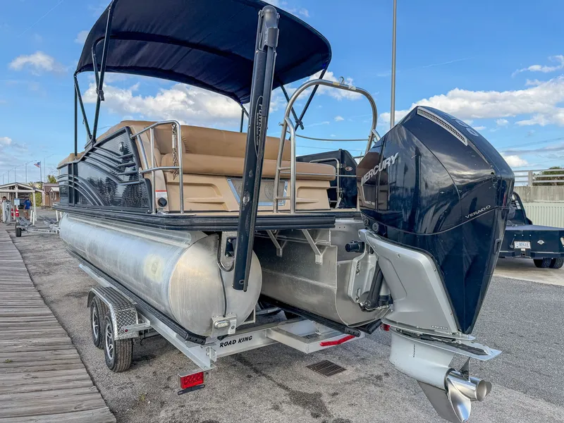 Slide: The Image of Harris Grand Mariner 230 2019 - 6