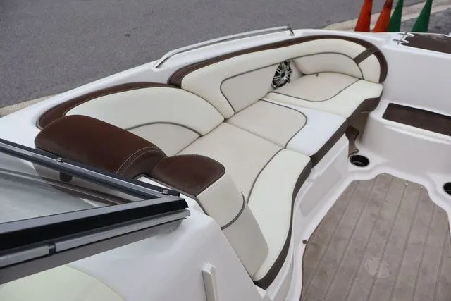 Slide: The Image of Yamaha 242 LTD S - Yacht Blue - Galv 2014 - 12