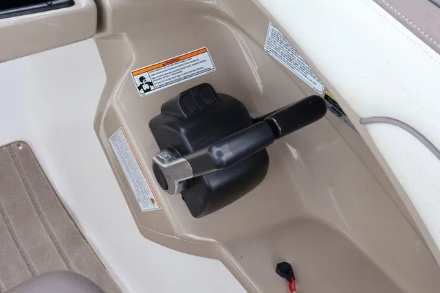 Slide: The Image of Yamaha 242 LTD S - Yacht Blue - Galv 2014 - 20