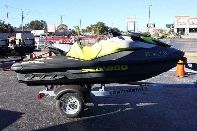 Slide: The Image of Sea-Doo PWC GTR 230 EB/NY 20 2020 - 7