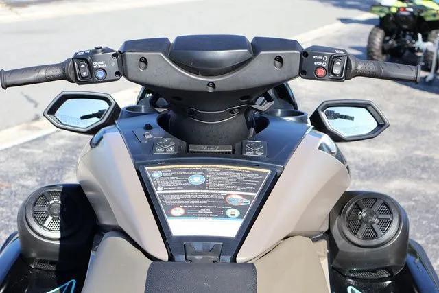 Slide: The Image of Yamaha FX CRUISER SVHO W/AUDIO-BLACK/TITAN GRAY 2022 - 12