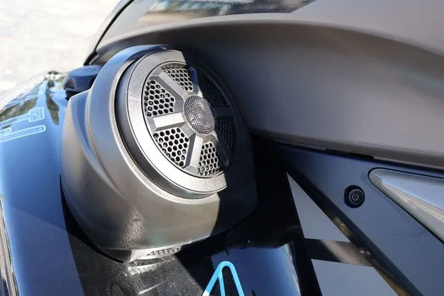 Slide: The Image of Yamaha FX CRUISER SVHO W/AUDIO-BLACK/TITAN GRAY 2022 - 15