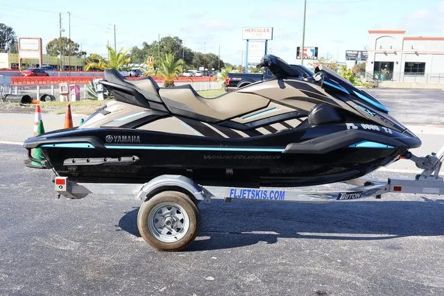 Slide: The Image of Yamaha FX CRUISER SVHO W/AUDIO-BLACK/TITAN GRAY 2022 - 7