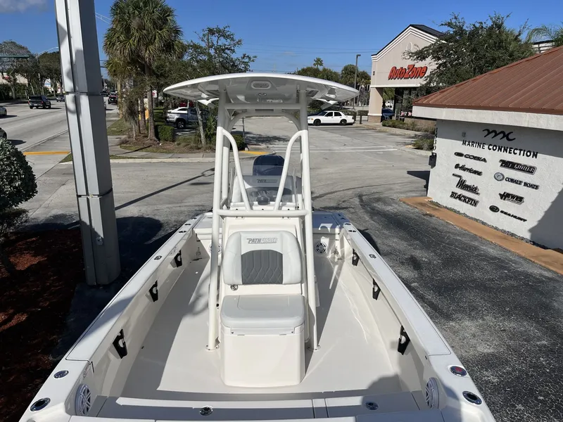 Slide: The Image of Maverick 2500 Hybrid 2024 - 14