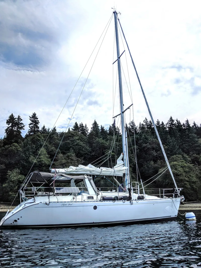 Slide: The Image of Beneteau 38 1990 - 60