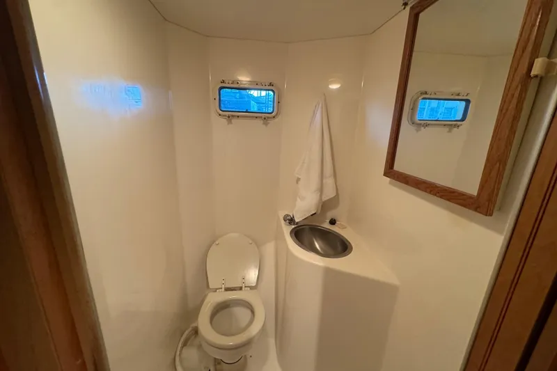 Slide: The Image of Gibson 44 CABIN YACHT 1993 - 36