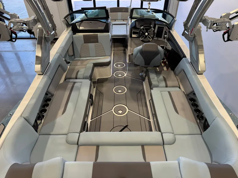 Slide: The Image of MasterCraft X24 2022 - 16