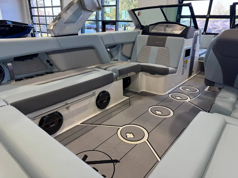 Slide: The Image of MasterCraft X24 2022 - 17