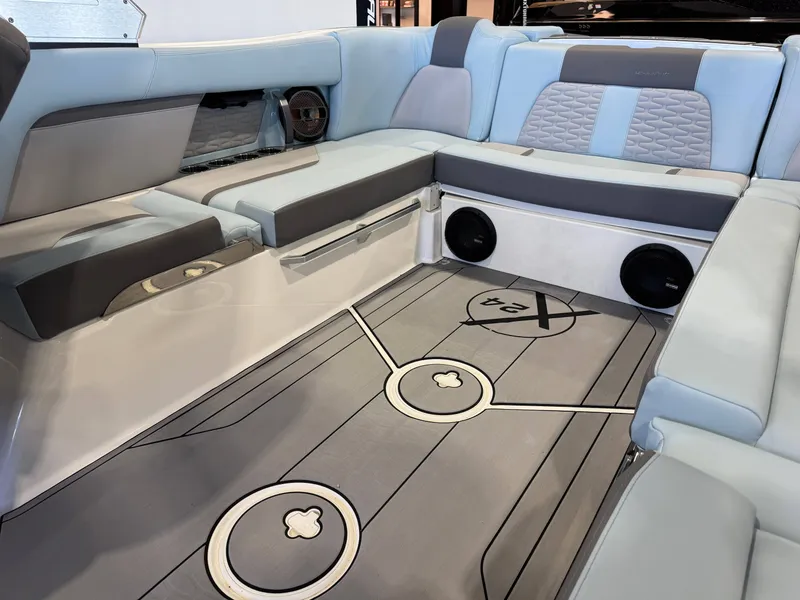 Slide: The Image of MasterCraft X24 2022 - 18