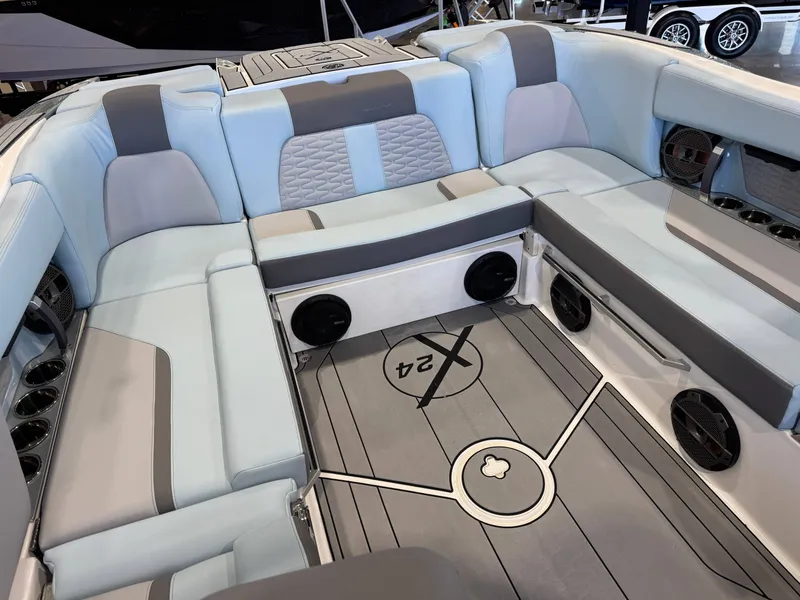 Slide: The Image of MasterCraft X24 2022 - 19