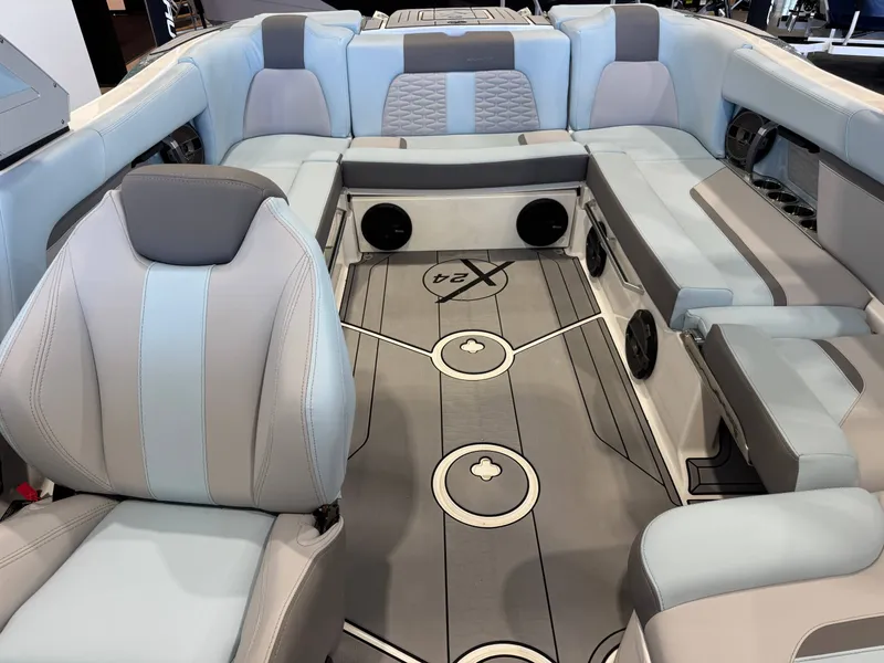 Slide: The Image of MasterCraft X24 2022 - 25