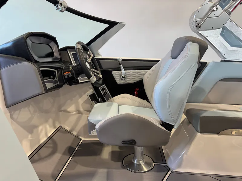 Slide: The Image of MasterCraft X24 2022 - 26