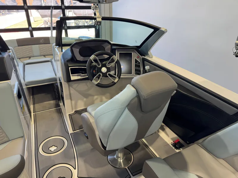 Slide: The Image of MasterCraft X24 2022 - 27