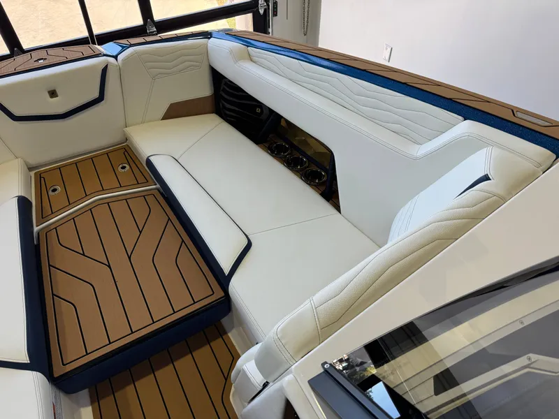 Slide: The Image of Nautique Super Air Nautique G25 2025 - 18