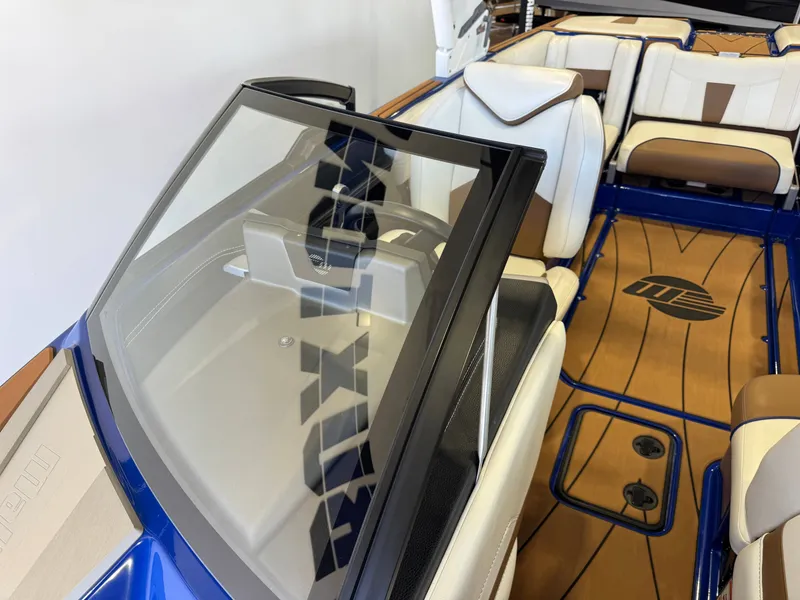 Slide: The Image of Malibu Wakesetter 23 LSV 2021 - 20
