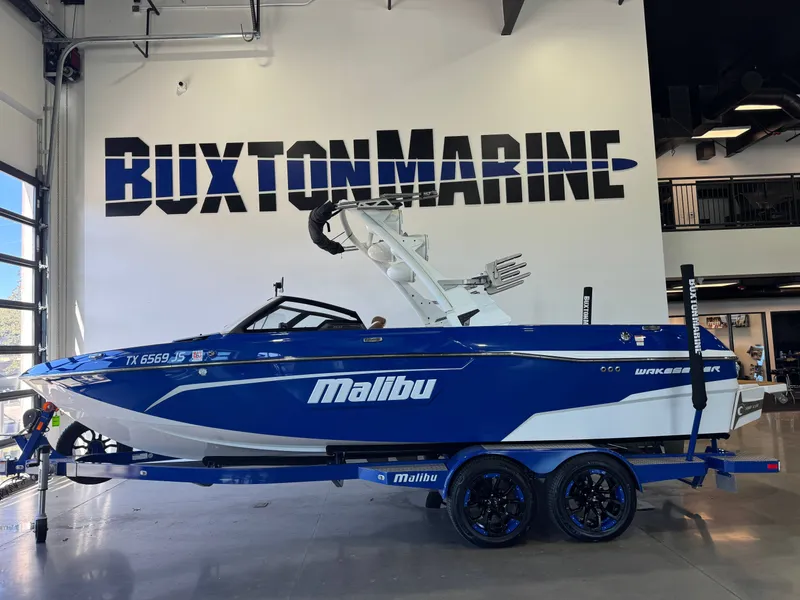 Slide: The Image of Malibu Wakesetter 23 LSV 2021 - 4