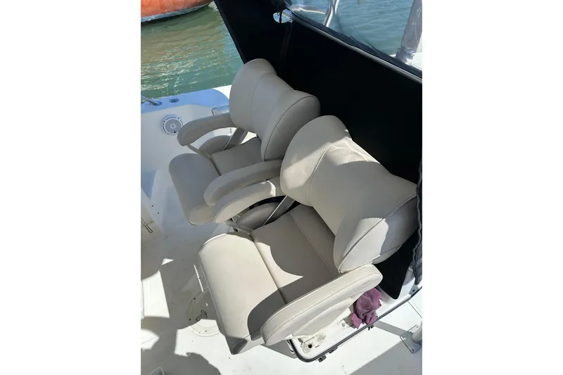 Slide: The Image of Navigation display on a 2001 Boston Whaler 28 Outrage, showing map and radar screens. - 5