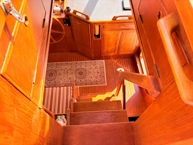 Slide: The Image of Ocean Alexander 50 MK II PHMY 1985 - 19