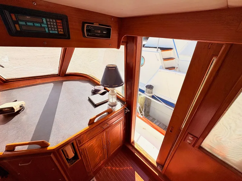 Slide: The Image of Ocean Alexander 50 MK II PHMY 1985 - 20