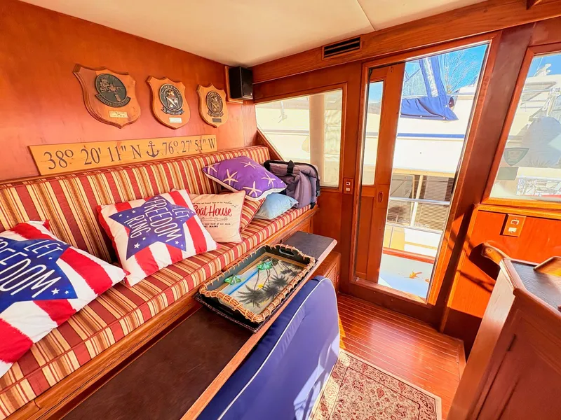 Slide: The Image of Ocean Alexander 50 MK II PHMY 1985 - 24