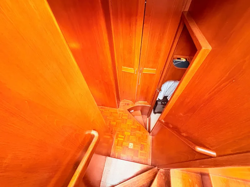 Slide: The Image of Ocean Alexander 50 MK II PHMY 1985 - 28