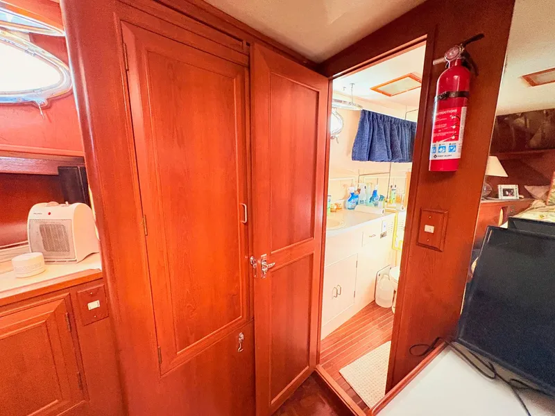 Slide: The Image of Ocean Alexander 50 MK II PHMY 1985 - 33