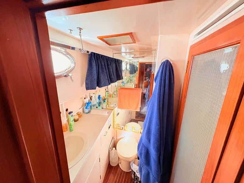 Slide: The Image of Ocean Alexander 50 MK II PHMY 1985 - 34