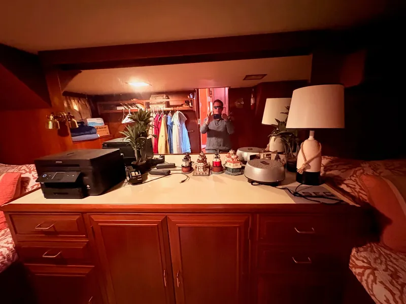 Slide: The Image of Ocean Alexander 50 MK II PHMY 1985 - 43