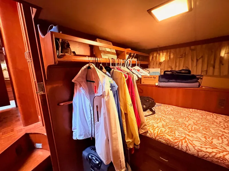 Slide: The Image of Ocean Alexander 50 MK II PHMY 1985 - 45