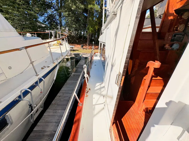 Slide: The Image of Ocean Alexander 50 MK II PHMY 1985 - 57