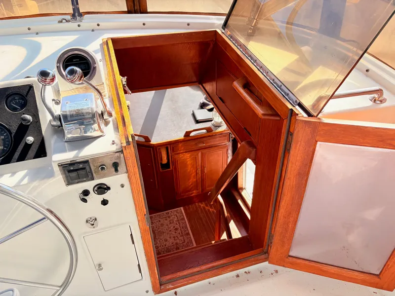 Slide: The Image of Ocean Alexander 50 MK II PHMY 1985 - 7