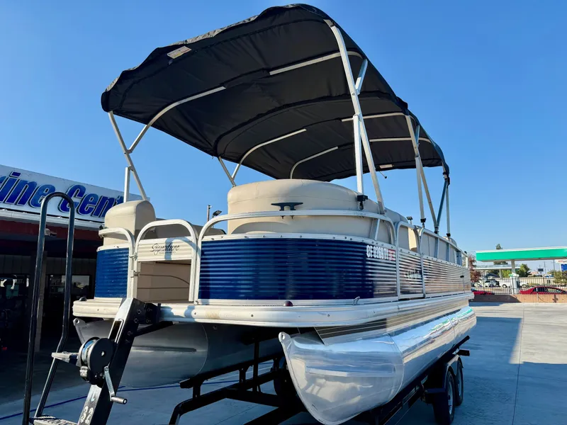 Slide: The Image of Sun Tracker 21' Fishin Barge w/ 90HP Mercury 2010 - 12