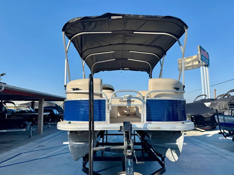 Slide: The Image of Sun Tracker 21' Fishin Barge w/ 90HP Mercury 2010 - 13