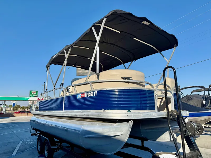 Slide: The Image of Sun Tracker 21' Fishin Barge w/ 90HP Mercury 2010 - 3