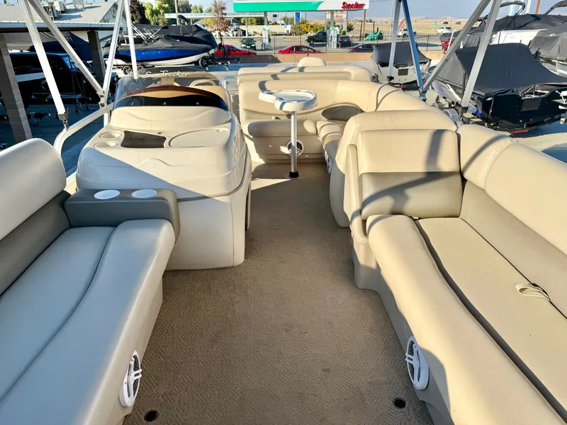 Slide: The Image of Sun Tracker 21' Fishin Barge w/ 90HP Mercury 2010 - 7