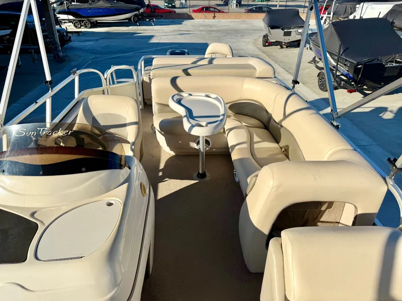 Slide: The Image of Sun Tracker 21' Fishin Barge w/ 90HP Mercury 2010 - 8