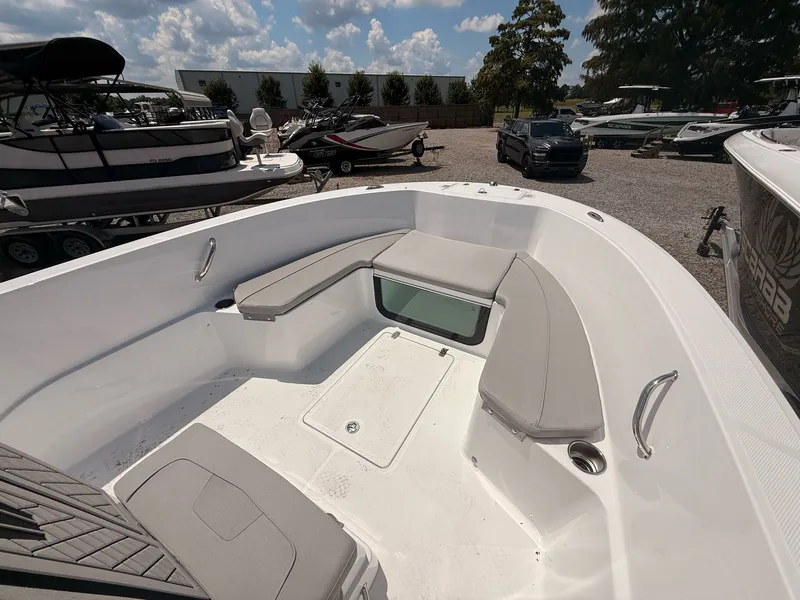 Slide: The Image of Wellcraft 202 Fisherman 2025 - 21