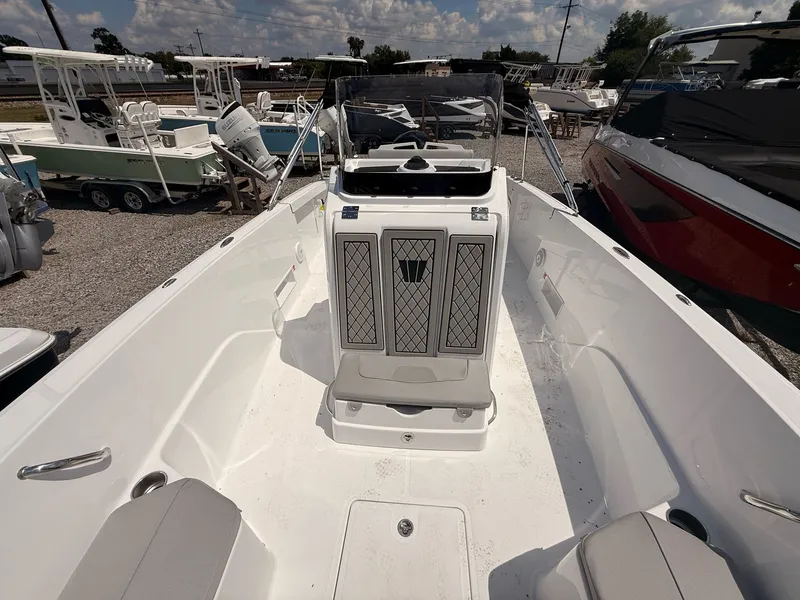 Slide: The Image of Wellcraft 202 Fisherman 2025 - 24