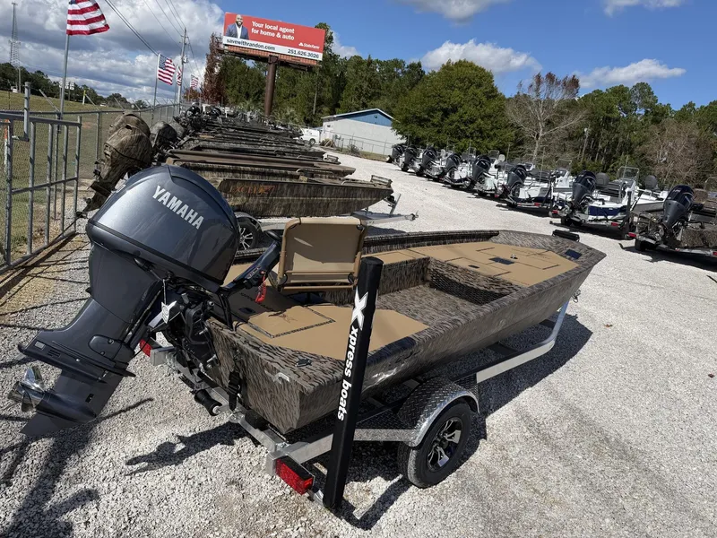 Slide: The Image of Xpress HD Series HD16DB WITH SEADECK/LIVEWELL 2026 - 2