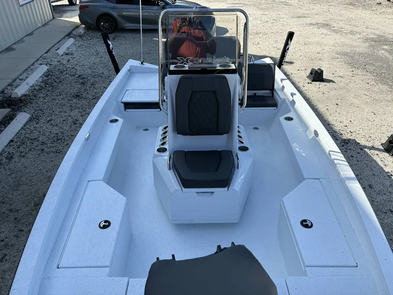 Slide: The Image of Xpress H20B Bay 2026 - 10