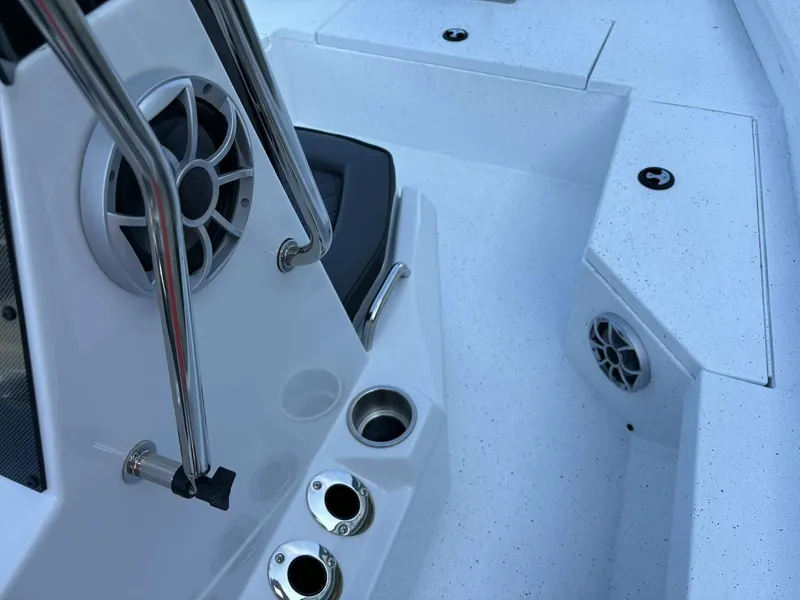 Slide: The Image of Xpress H20B Bay 2026 - 11