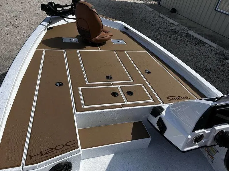 Slide: The Image of Xpress H20C Crappie 2026 - 12