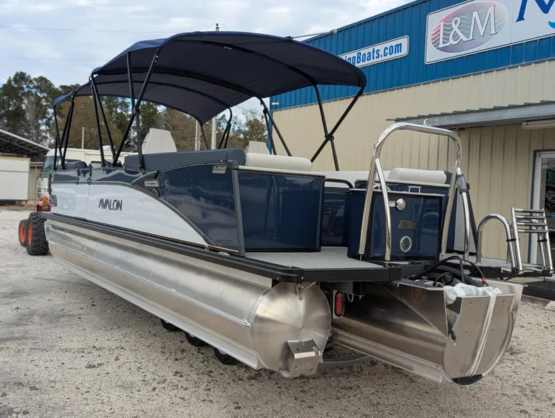 Slide: The Image of Avalon CATALINA 25 QUAD LOUNGER 2025 - 12