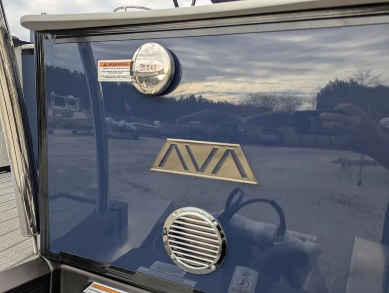 Slide: The Image of Avalon CATALINA 25 QUAD LOUNGER 2025 - 17