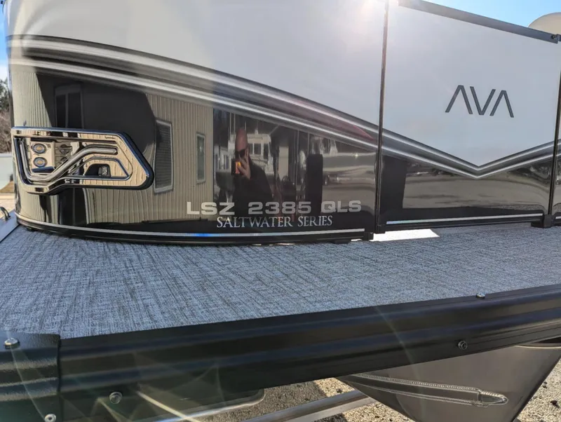 Slide: The Image of Avalon LSZ 23 LOUNGE SWITCH 2025 - 16