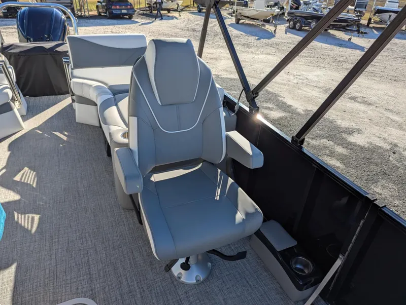 Slide: The Image of Avalon LSZ 23 LOUNGE SWITCH 2025 - 7